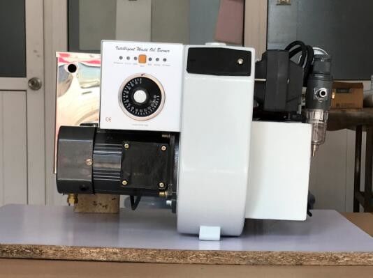 220 V / 50 Hz lò đốt dầu nhiên liệu, 25 kg lò đốt dầu nồi hơi vận hành dễ dàng
